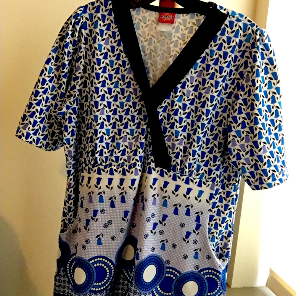 GUC Dickies scrub top.